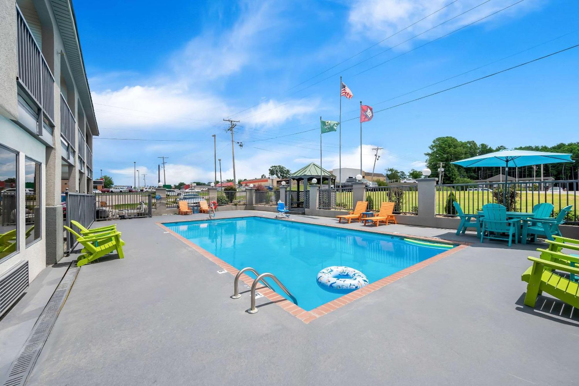 Quality Inn & Suites Monticello Bagian luar foto